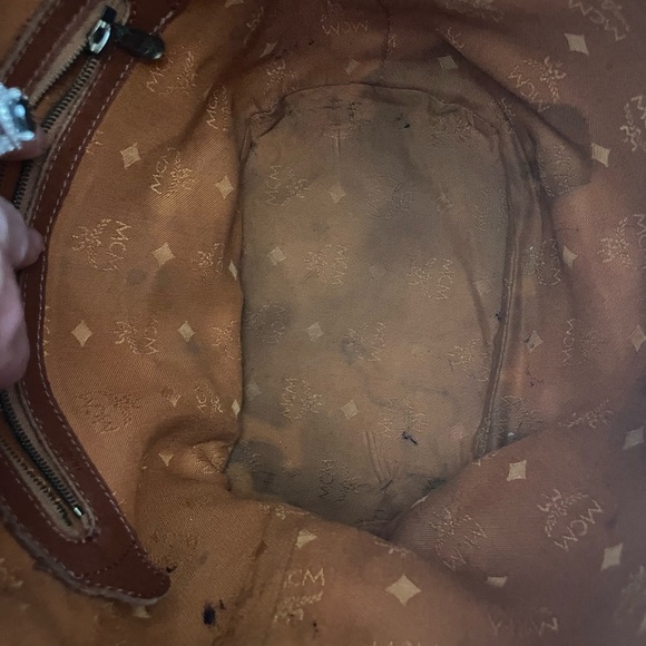 MCM bucket bag 🖤 - Picture 9 of 9